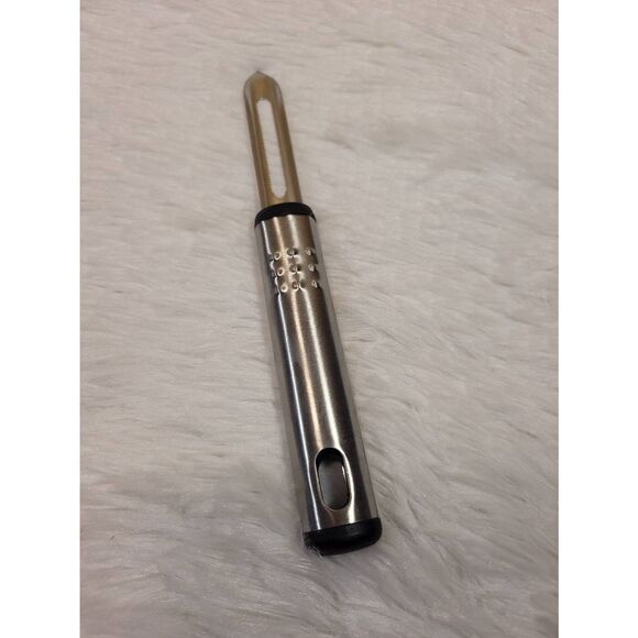 Stainless Steel Peeler  - Picture 1 of 3